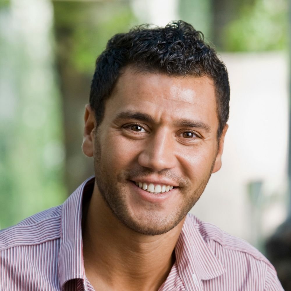 Portrait Of A Man Smiling DXMD9EQ